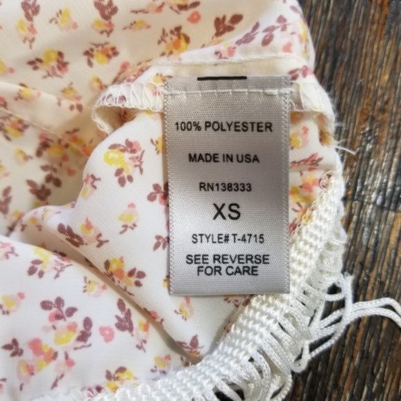 ⬇️⬇️ Charlotte Russe Fringe Tassel Crop Top XS - Picture 6 of 8